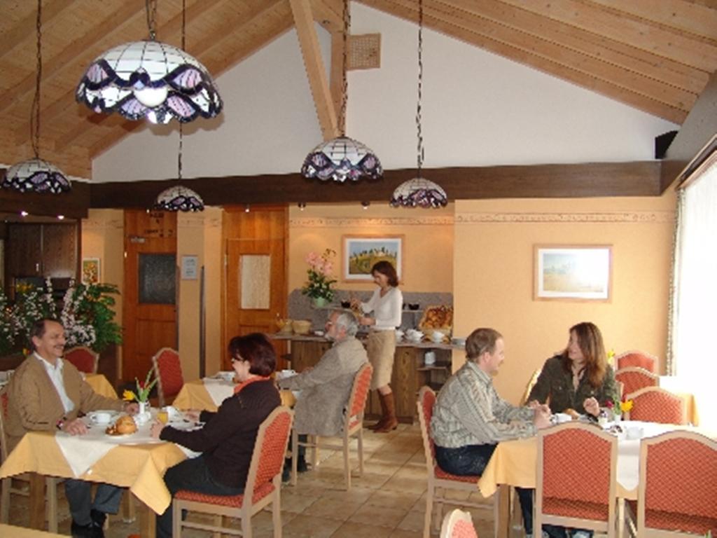 Hotel Am Wald Ottobrunn Bagian luar foto