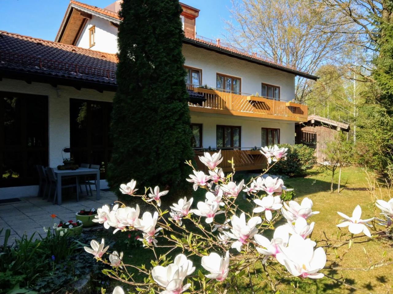 Hotel Am Wald Ottobrunn Bagian luar foto