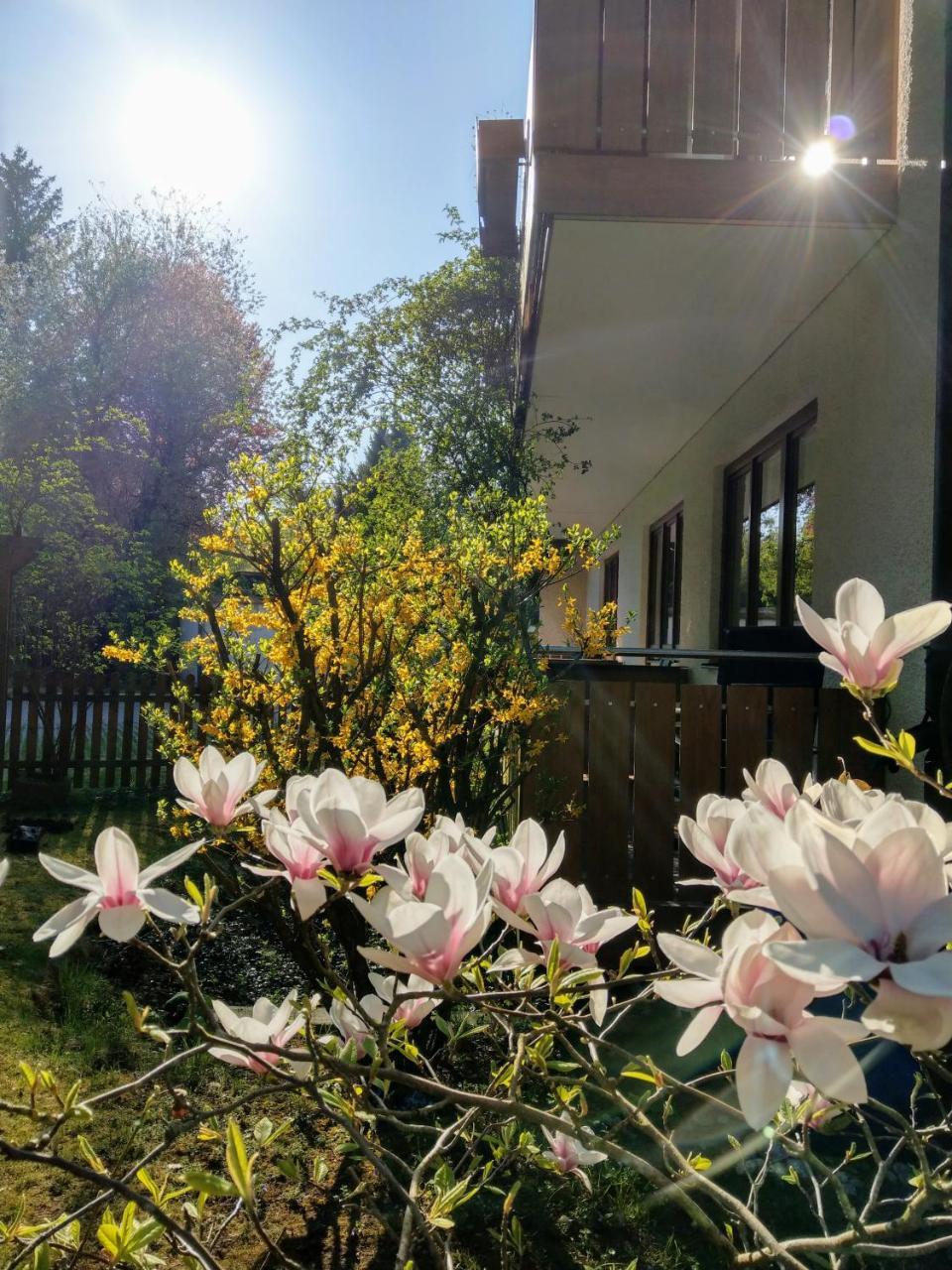 Hotel Am Wald Ottobrunn Bagian luar foto
